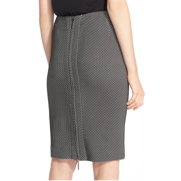 Armani Collezioni Chevron Print Jacquard Pencil Skirt high waisted full zip - Picture 2 of 12